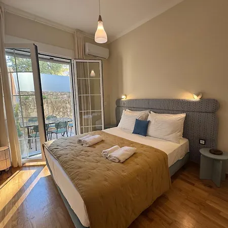 Nature Spacious Apt, 2km From Chania Old Town, Private Parking