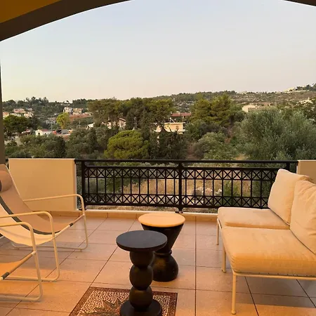 Nature Spacious Apt, 2km From Chania Old Town, Private Parking