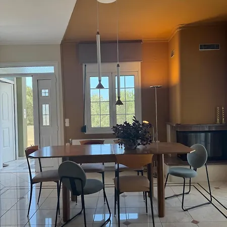 Nature Spacious Apt, 2km From Chania Old Town, Private Parking La Canea