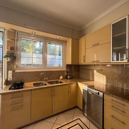 Nature Spacious Apt, 2km From Chania Old Town, Private Parking La Canea