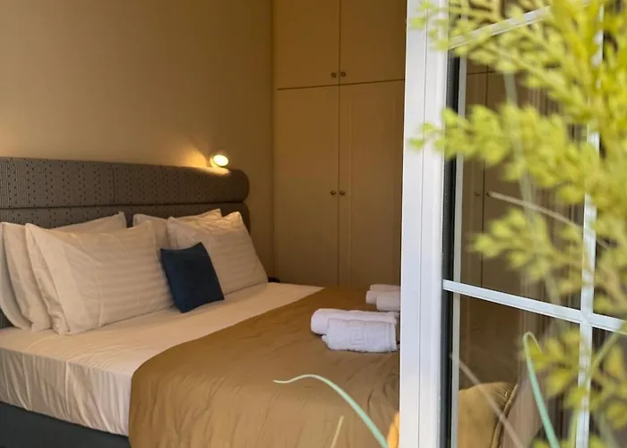 Nature Spacious Apt, 2km From Chania Old Town, Private Parking Lägenhet