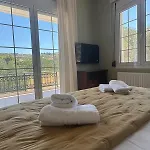 Nature Spacious Apt, 2km From Chania Old Town, Private Parking Apartmán