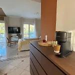 Nature Spacious Apt, 2km From Chania Old Town, Private Parking