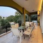 Nature Spacious Apt, 2km From Chania Old Town, Private Parking