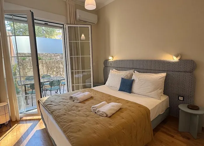 Nature Spacious Apt, 2km From Chania Old Town, Private Parking