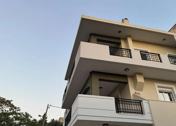 Nature Spacious Apt, 2km From Chania Old Town, Private Parking Apartman Hriszí Aktí Haniá