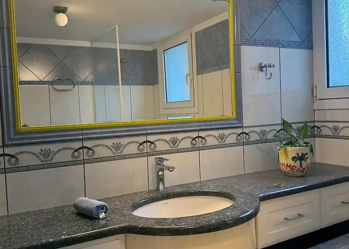 Nature Spacious Apt, 2km From Chania Old Town, Private Parking Apartman *