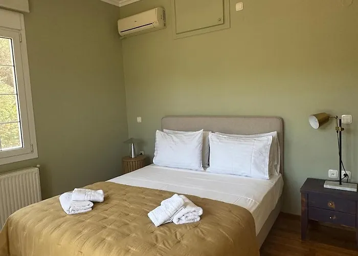 Nature Spacious Apt, 2km From Chania Old Town, Private Parking Apartman