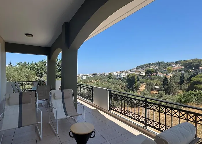 Nature Spacious Apt, 2km From Chania Old Town, Private Parking