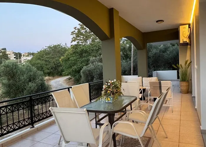 Nature Spacious Apt, 2km From Chania Old Town, Private Parking